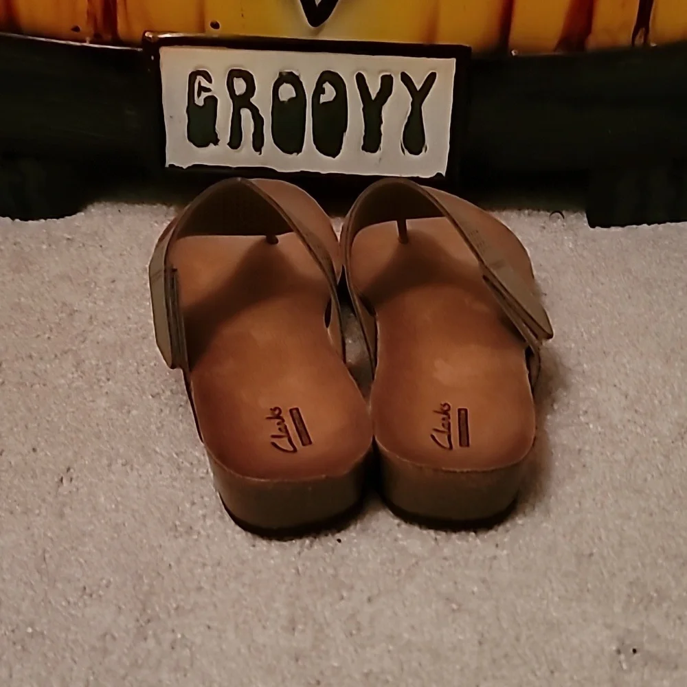 Sandals - Picture 3 of 4